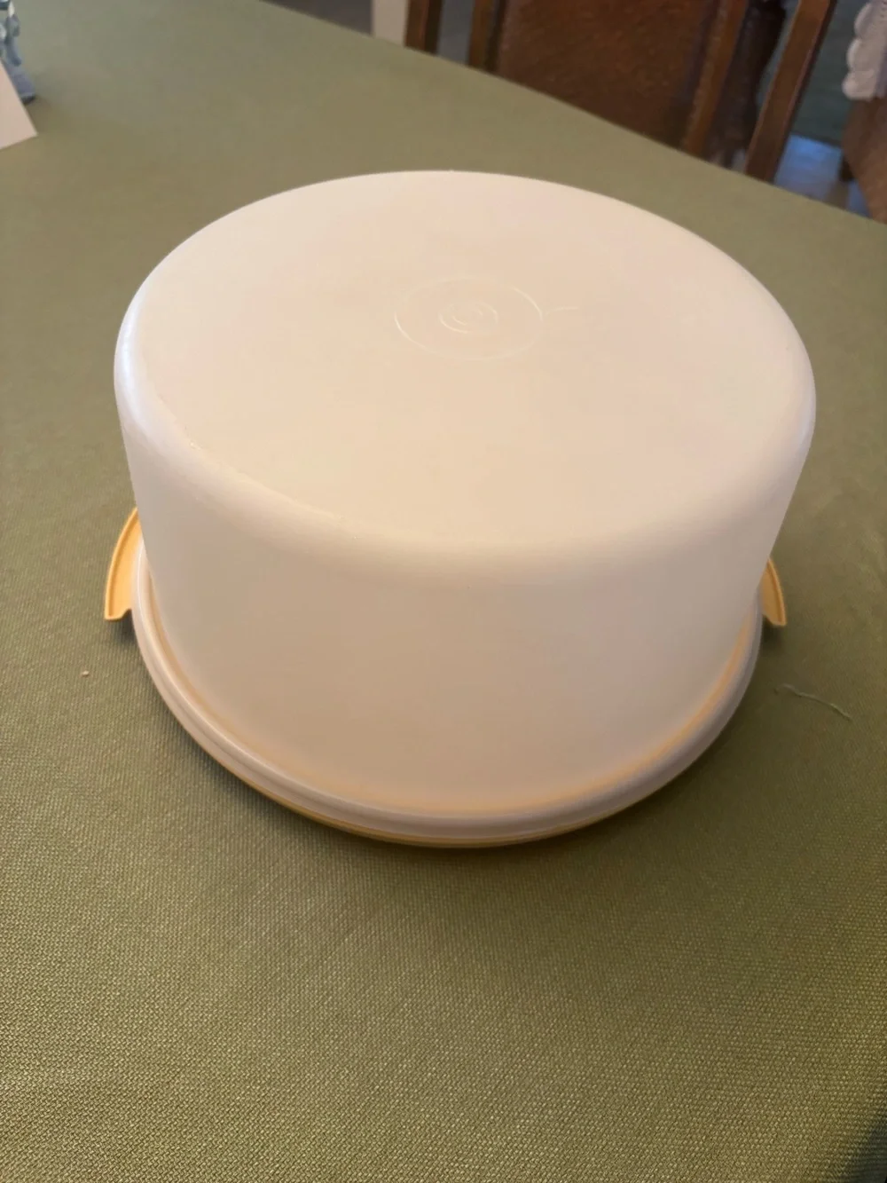 Vintage Tupperware Yellow Harvest Gold Cake Carrier with Lid